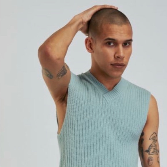 COPY - Urban Outfitters Standard Cloth Franc Fitted Sweater Vest-Mint Green - Picture 5 of 5